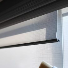 Rolety dzień noc: skuteczne i bezpieczne metody czyszczenia oraz pielęgnacji tkanin