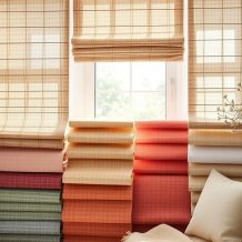 Jak wybrać tkaninę do rolet rzymskich, by połączyć styl, funkcjonalność i komfort użytkowania